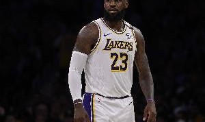 B体育平台-即将开启第23季！Windhorst：詹姆斯还未决定新赛季是否最后一舞